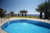 宽大的花园别墅威望，塞浦路斯的豪华海滩前海蚀洞