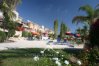 令人印象深刻的Pafilia塔拉花园公寓，生活在海拔以上的海岸迷人的海景，塞浦路斯花园