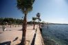 在3月，塞浦路斯帕福斯港口 - 上午的海滨长廊