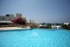 在LEPTOS阿波罗海滩别墅在Chloraka，帕福斯，塞浦路斯公共游泳池